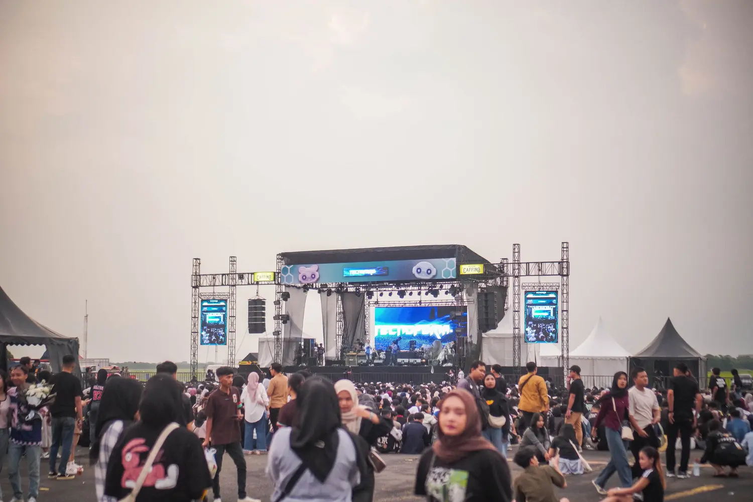 Last Year Moment
